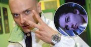 Czy wokalista Jeden Osiem L zapomniał o kobiecie ze swojej piosenki? Jego riposta rozkłada na łopatki