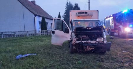 Ukradł pojazd, nie zapłacił za paliwo, do tego uszkodził wiatę na stacji benzynowej. Skradzionym pojazdem wypadł z drogi.