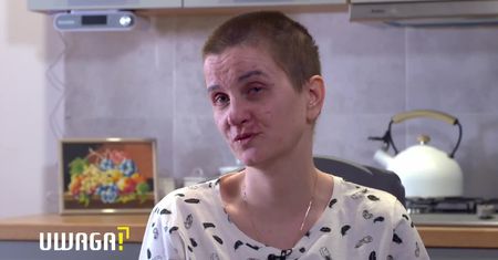 Rozpakowała paczkę, w której była bomba. “To chyba był cud, że przeżyłam”