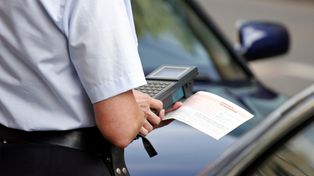 Nie zatrzymał się przed przejściem dla pieszych w Białymstoku. To kosztowało kierowcę volvo 1500 zł i 15 punktów karnych