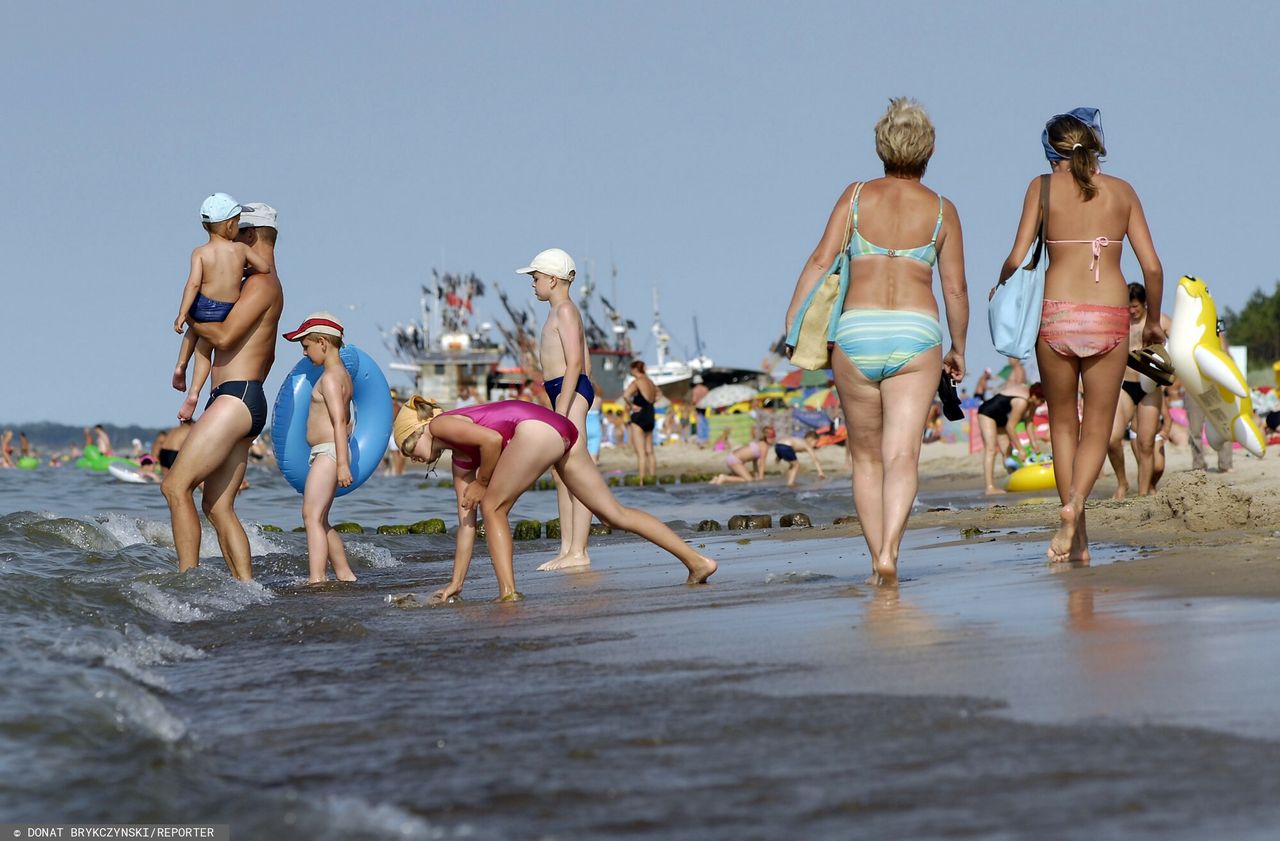 Wypadek na plaży. Paralotnia wleciała w ludzi