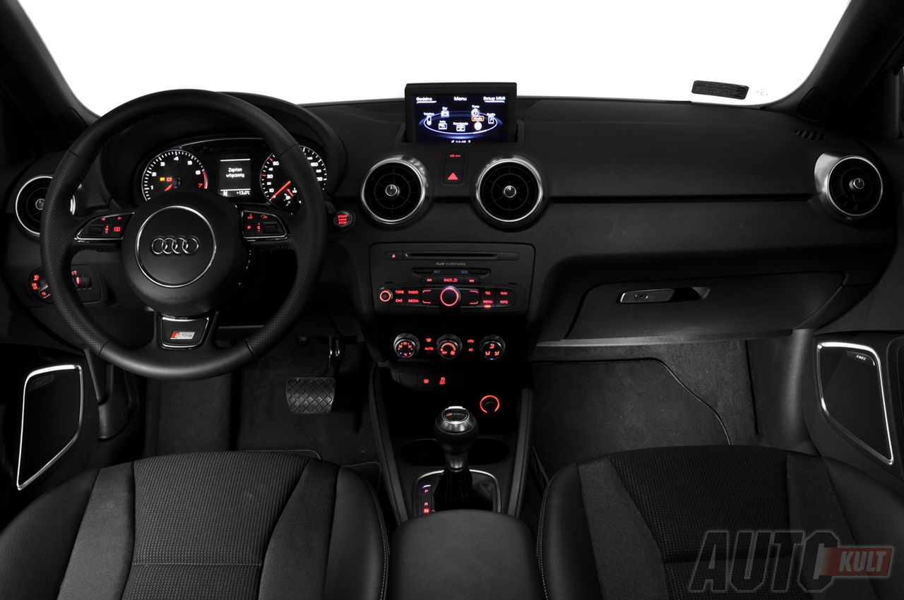 Audi A1 Sportback Ambition S-Line wnętrze interior