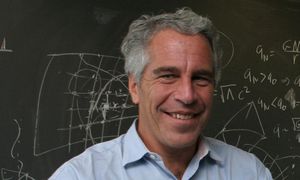 Był na sekcji zwłok Epsteina. Nie wierzy w samobójstwo