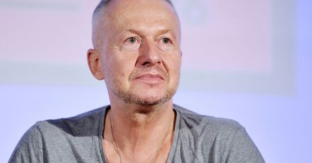 Jego córka żyła w biedzie. "Myłam się w wiaderku z wodą"