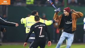 Hamburger SV – Bayern: Kibic wbiegł na boisko. Uderzył szalikiem Ribery'ego