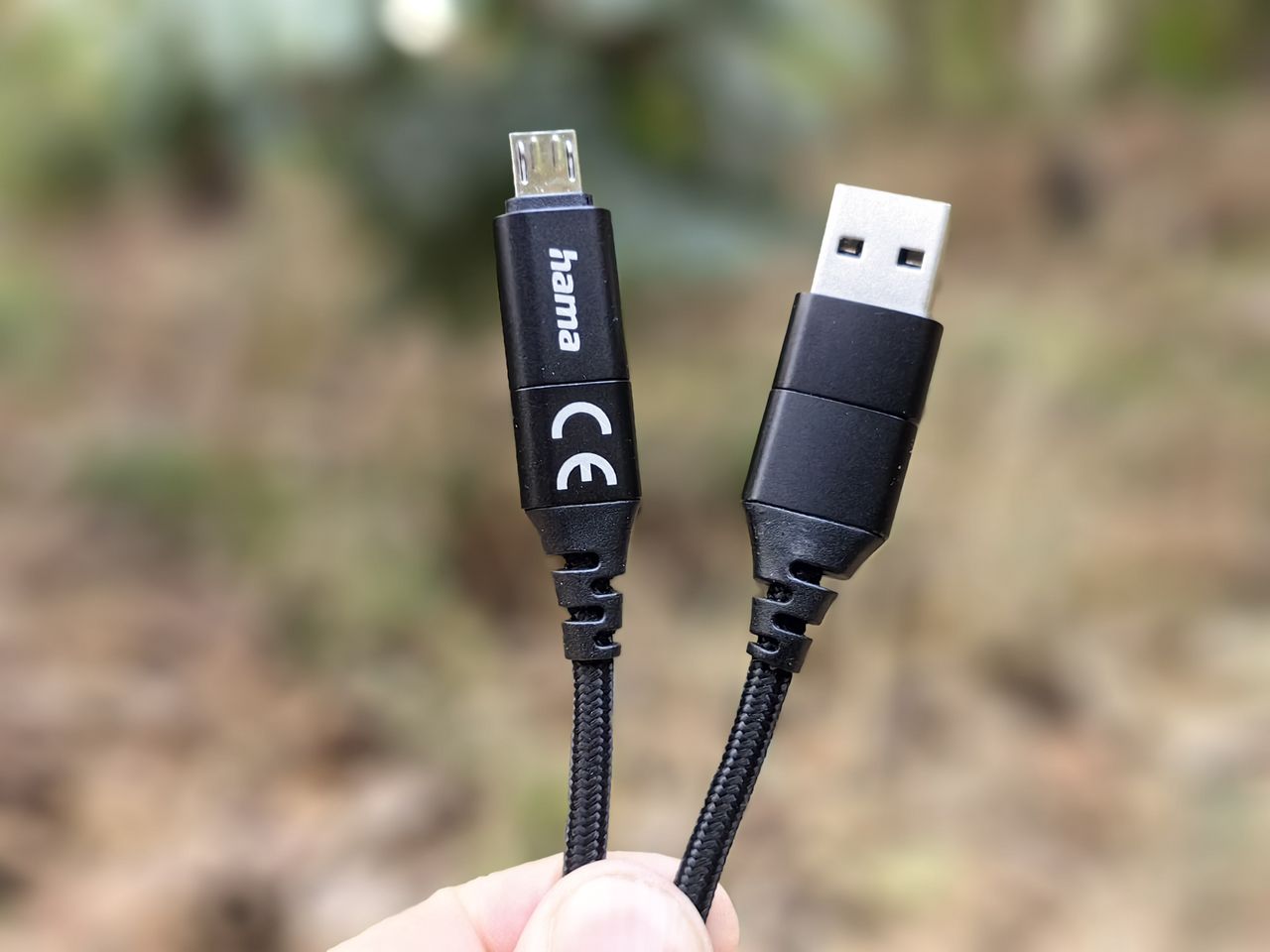 Złącza micro USB i USB A w kablu Hama 4in1 Charging/Data Cable to tak naprawdę przejściówki