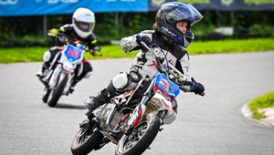 Pit Bike na torach asfaltowych – najprostsza droga do świata wyścigów