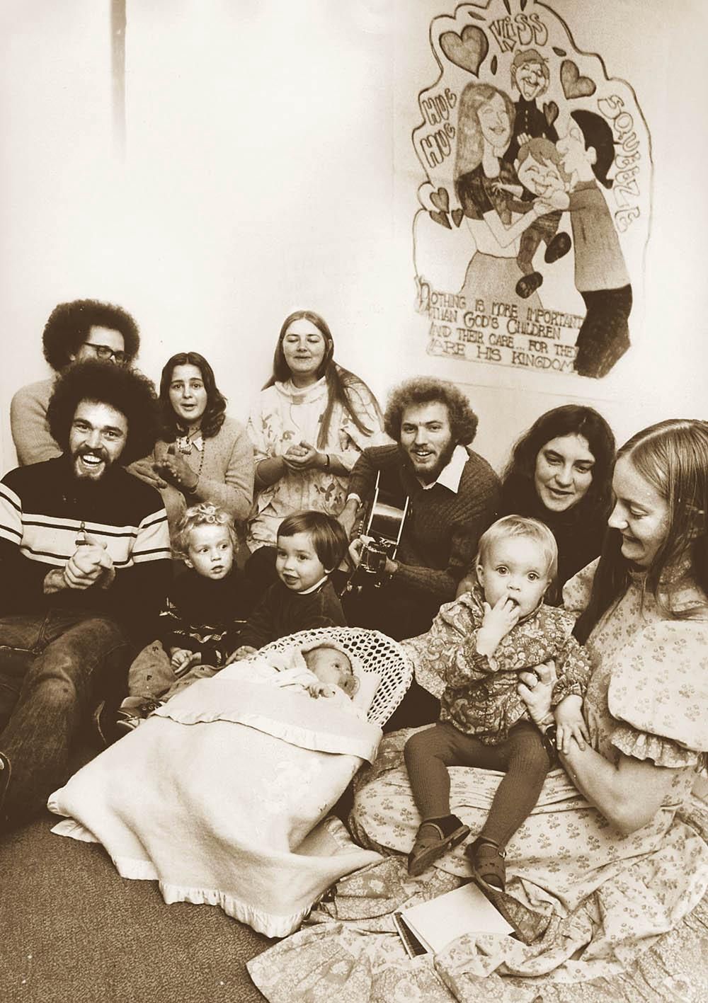 Zdjęcie zrobione w sekcie Dzieci Boga w 1975 r.