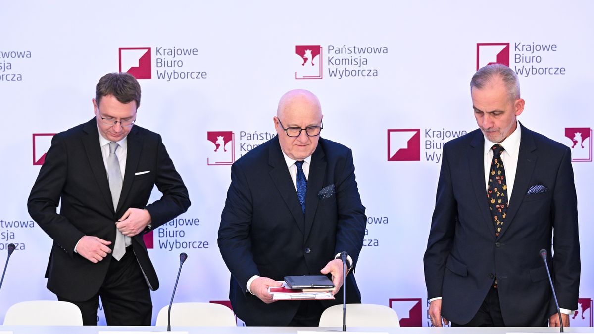 Ostateczne wyniki wyborów z II tury przedstawi PKW