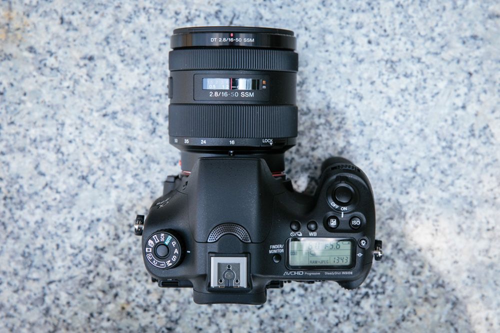 Sony A77 II – nowoczesny aparat w klasycznej obudowie i ze starymi błędami [test] 4