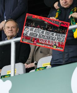 Obrażali Tuska na stadionie. Polacy zabrali głos w sondażu