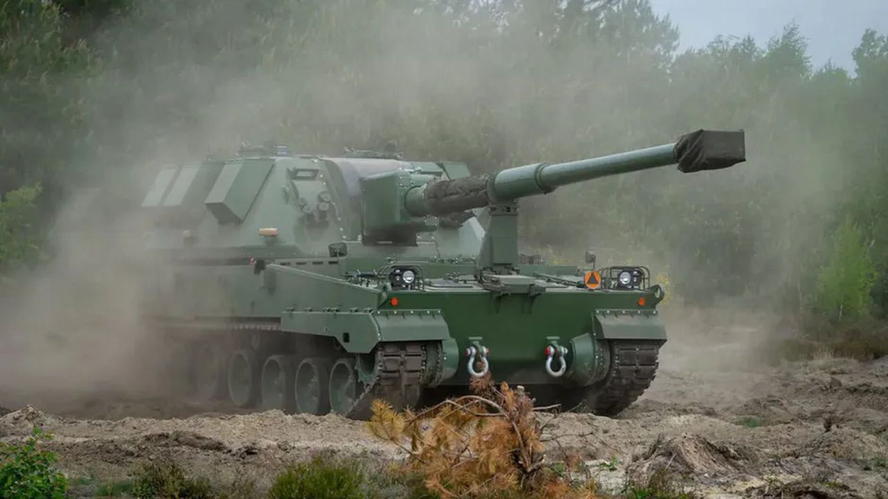 Ukrainian forces bolster defence with Polish Krab howitzers