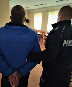 Był poszukiwany listem gończym. Rozpoznano go przez brak maseczki