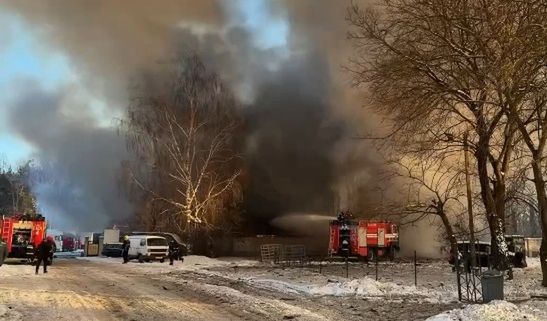 wiadomości,aktualności,WP Wiadomości Kłęby dymu i wybuchy niedaleko polskiej granicy. Płonął magazyn w Brześciu