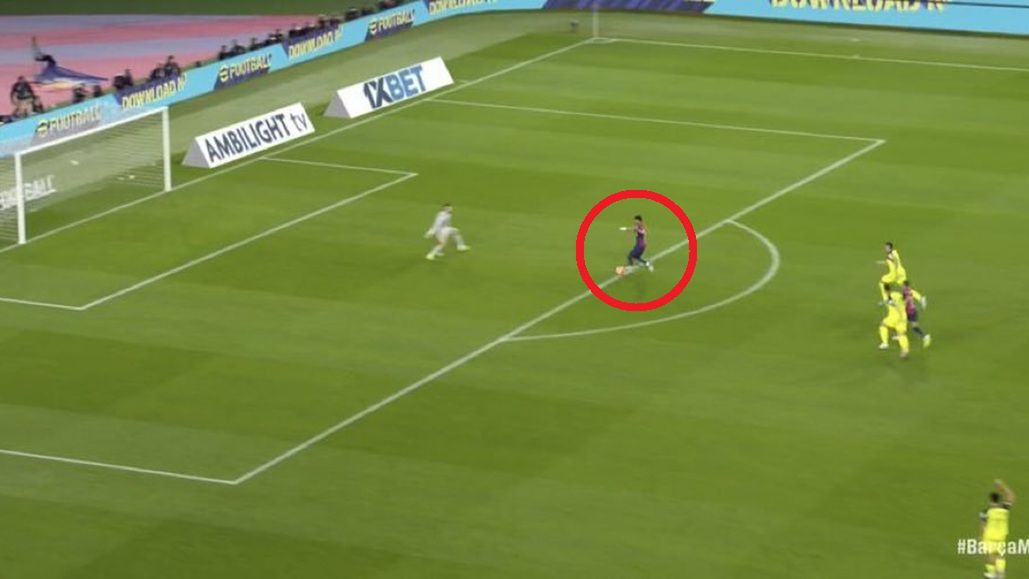 Twitter / BarcaUniversal / Na zdjęciu: Lamine Yamal zmarnował dogodną sytuację