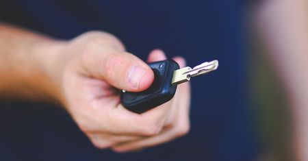 Dorabianie kluczyków do auta. Jak to zrobić i ile to kosztuje?