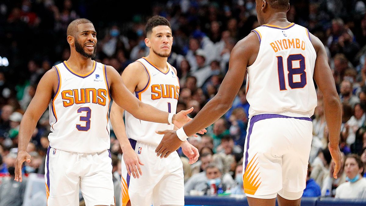 Zdjęcie okładkowe artykułu: Getty Images /  Richard Rodriguez / Na zdjęciu: gracze Phoenix Suns