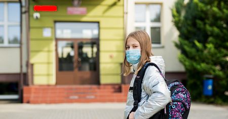 Koronawirus. Dzieci najbardziej narażone na nową mutację wirusa