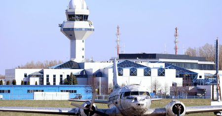 Zbliżali się do lotniska w Warszawie. Nagle wysłali sygnał o dronie