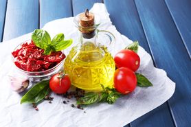 Suszone pomidory - charakterystyka, likopen, wartości odżywcze, właściwości, zastosowanie w kuchni, przepis