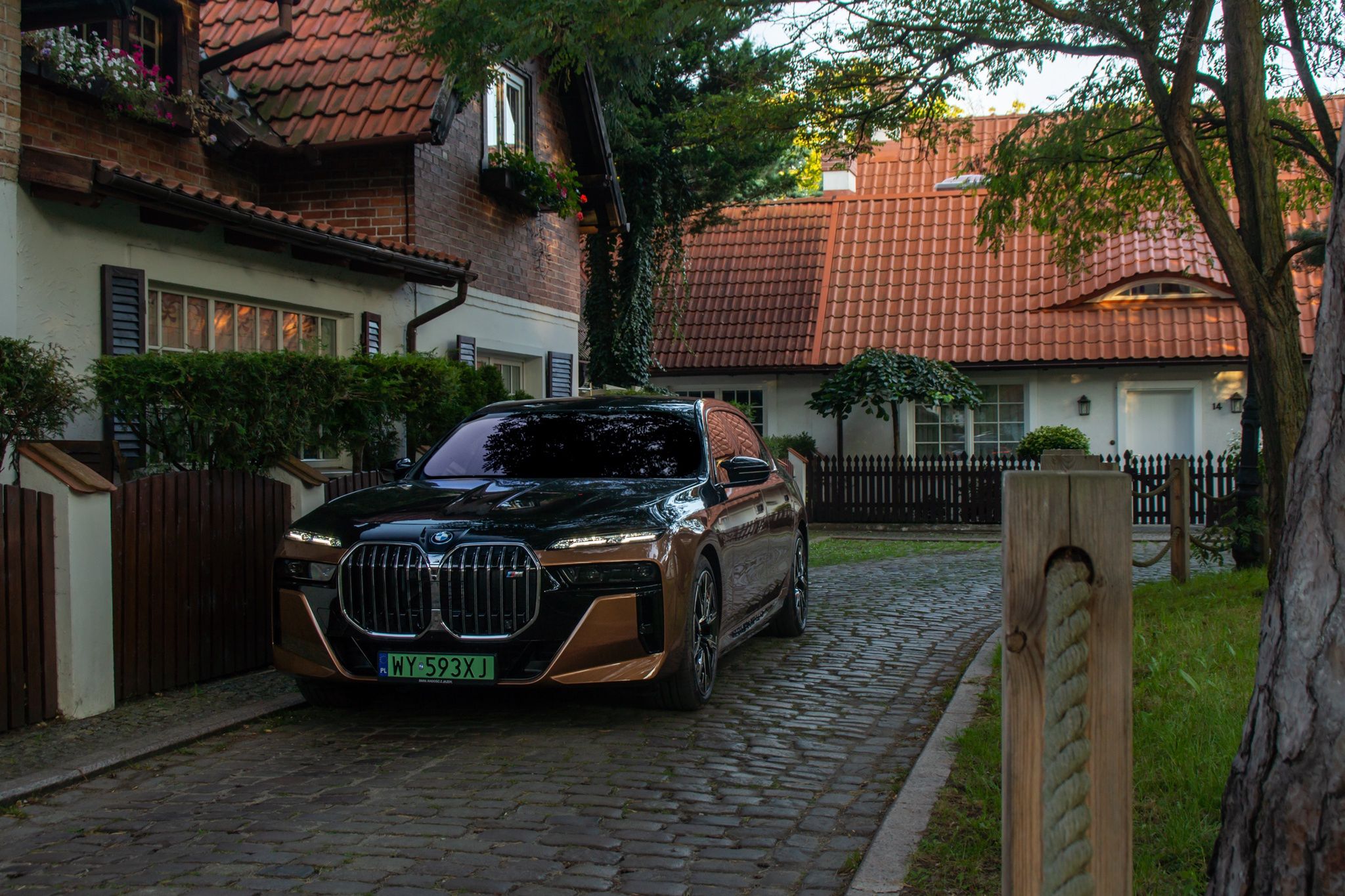 BMW i7 M70