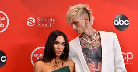 Zakochał się w Megan Fox. Nosi jej krew przy sobie