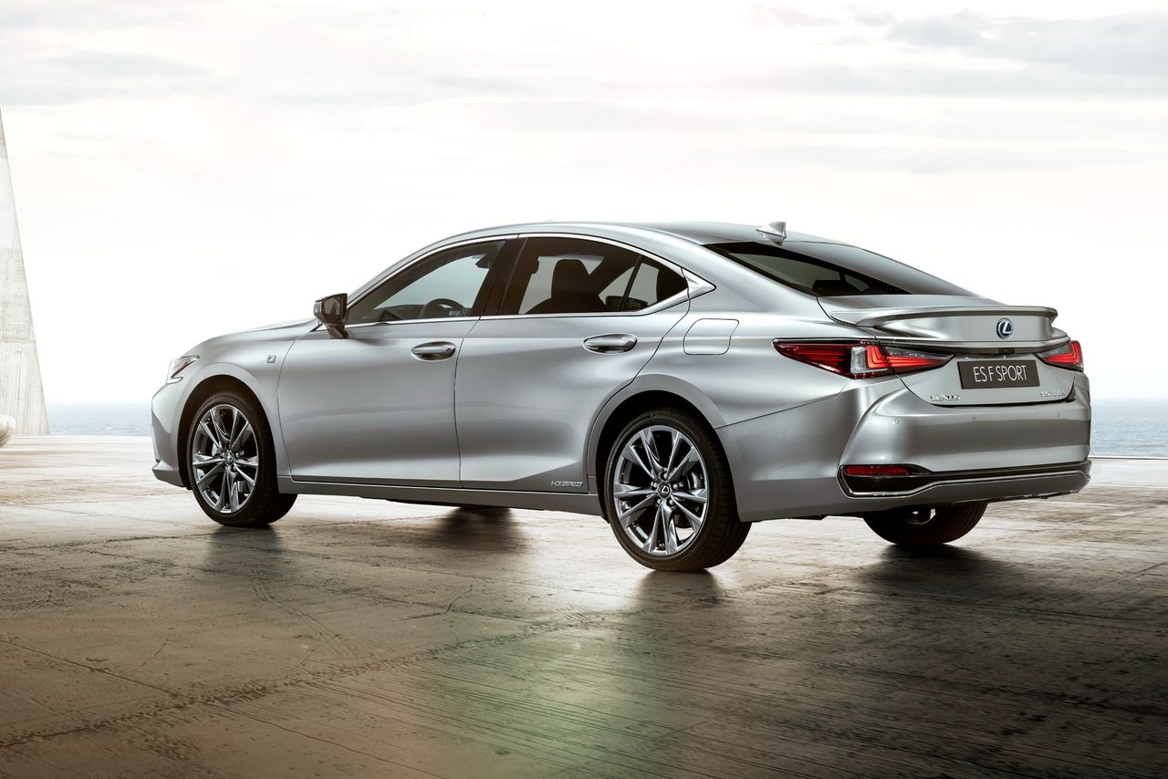 Lexus ES (2018)