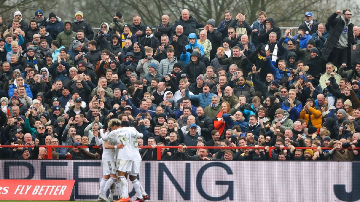 Zdjęcie okładkowe artykułu: Getty Images / James Gill - Danehouse / Na zdjęciu: kibice Leeds United