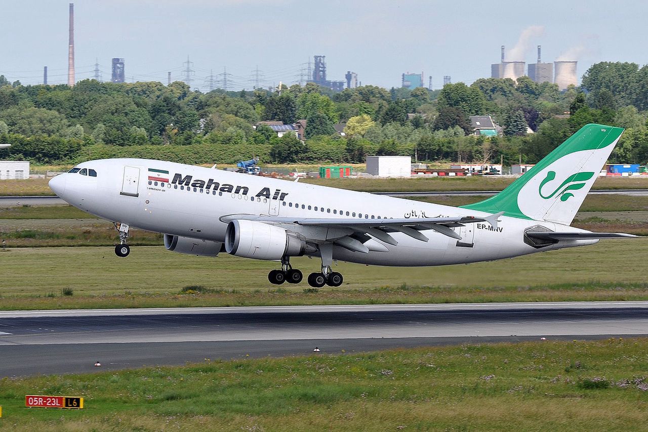 Iran 1: Airbus A310 linii Mahan Air.