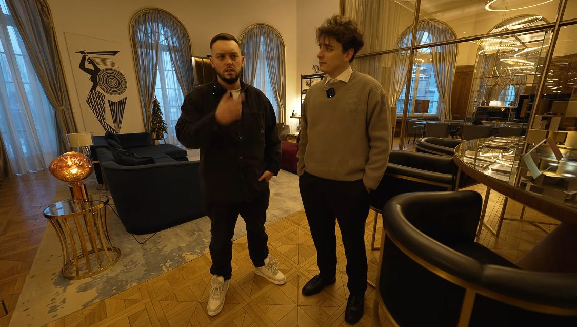 Książulo w drogim hoteli