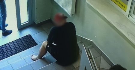 Myślał, że przechytrzy policję. Złodziej ukrył się na komendzie