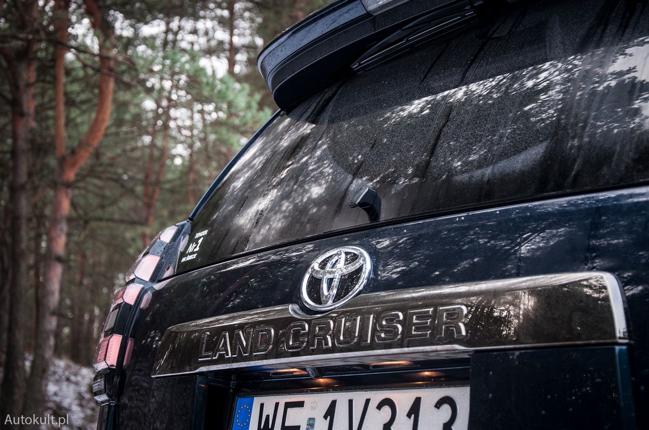 Toyota Land Cruiser (2021) (fot. Mateusz Żuchowski)