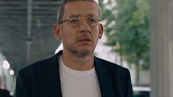 Świetna komedia z Jeanem Reno już dziś w TV. Warto zarwać nockę!