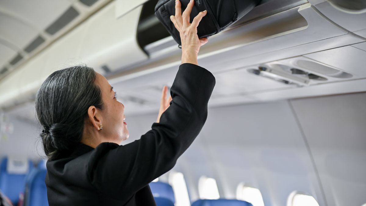 Jak spakować się w bagaż podręczny?