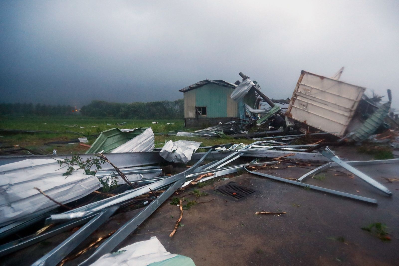 Rośnie liczba rannych po tsunami w Tajwanie. Tysiące osób nie mają wody