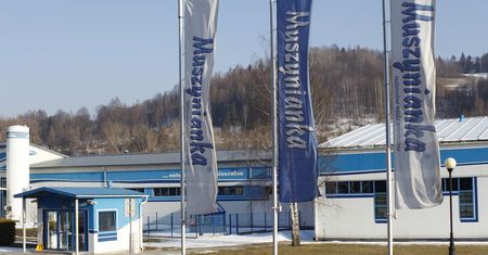 Problemy polskiego producenta wody mineralnej. Komisja Europejska pomoże Muszyniance