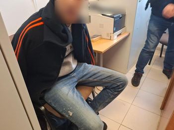 Wypompował z zaparkowanego autobusu 85 litrów paliwa. Policjanci odwiedzili go w domu i teraz odpowie też za amfetaminę