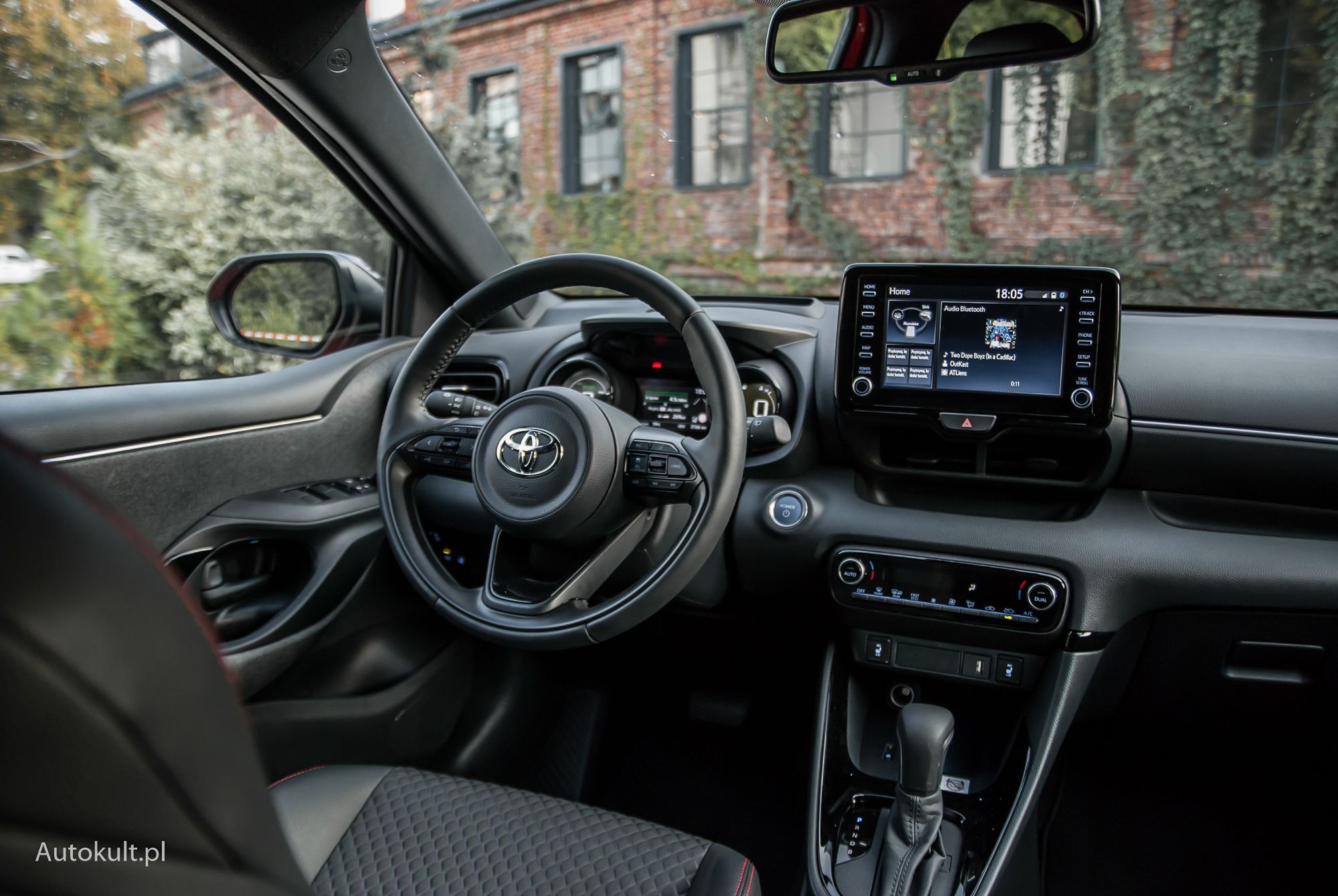 Toyota Yaris - wnętrze