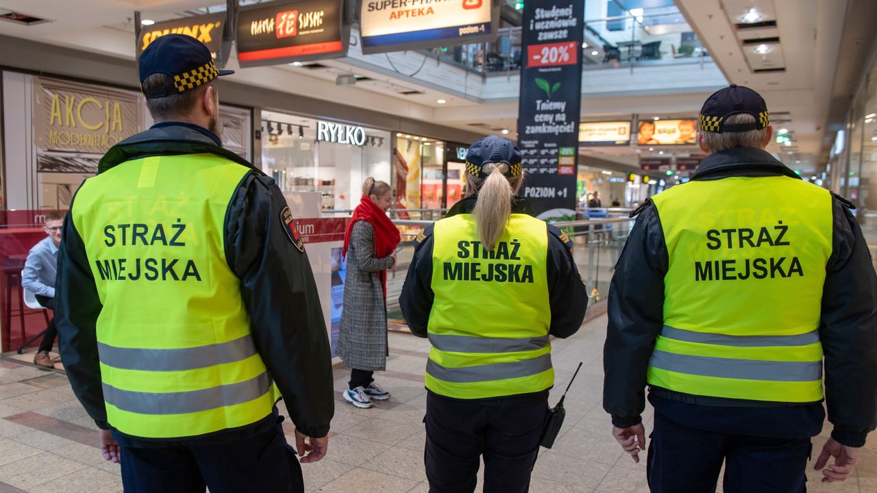 Warszawa. Koronawirus. Tęsknota za galerią handlową