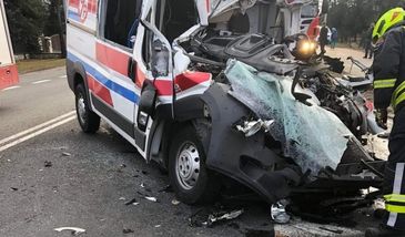 Zawiercie. Tragiczny wypadek. Nie żyje kierowca karetki