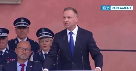 Andrzej Duda pod ostrzałem krytyki. Mówił o "śrubce" i dzieciach z bronią