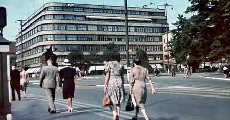 Wrocław. Plac Kościuszki. "Tu były lody, tam były tańce". Wystawa w witrynach