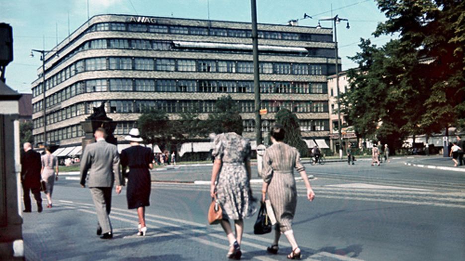 Wrocław. Plac Kościuszki. "Tu były lody, tam były tańce". Wystawa w witrynach