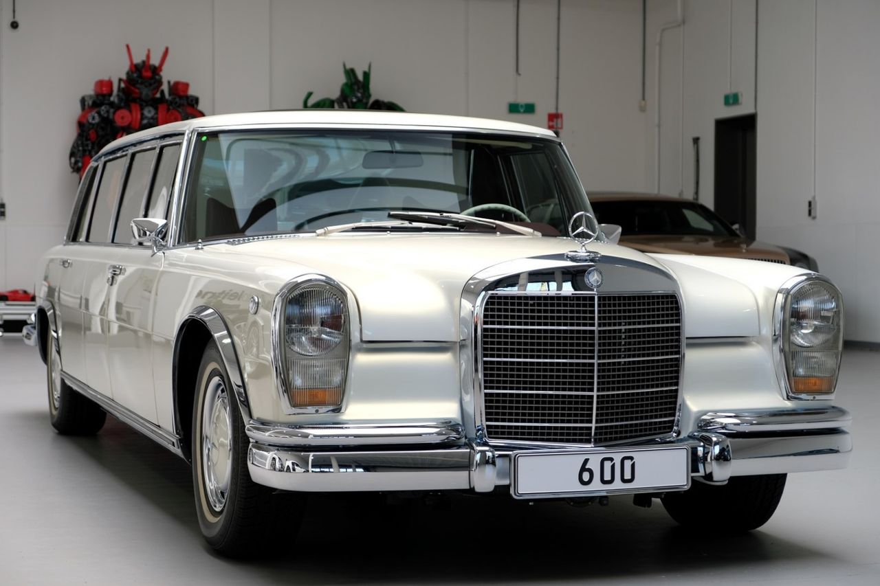 Mercedes S600 Pullman to piekielnie drogi restomod na podzespołach Maybacha