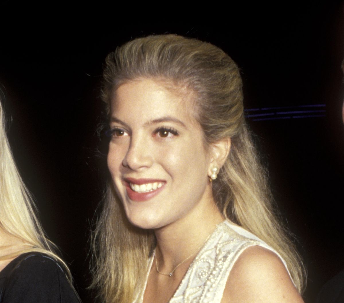 Świat poznał Tori Spelling, gdy zagrała Donnę w serialu "Bevelry Hills 90210" w latach 90.  