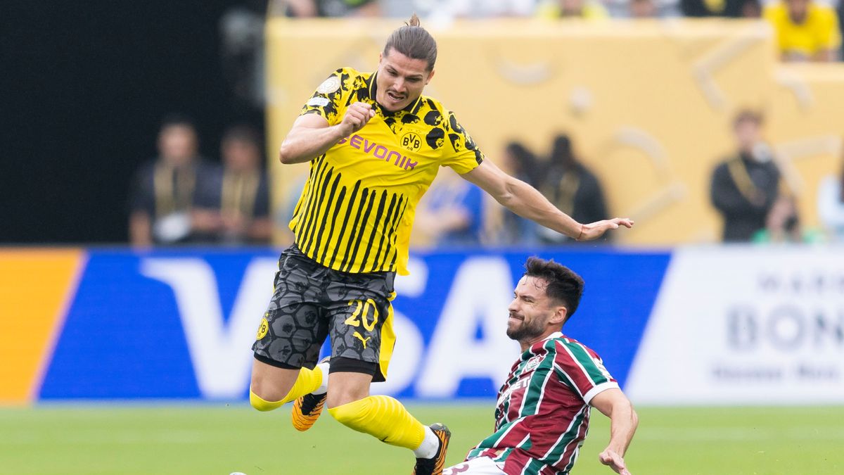 PAP/EPA / JUSTIN LANE / Na zdjęciu: zawodnicy podczas meczu Fluminense Rio de Janeiro - Borussia Dortmund