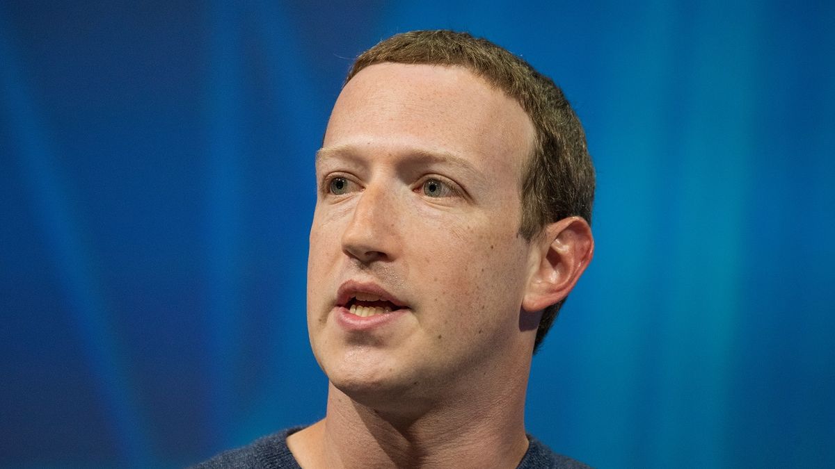 Facebook wypowiada wojne protestującym przeciwko #zostanwdomu