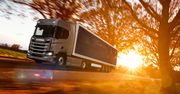 Scania przetestuje ciężarówkę z panelami fotowoltaicznymi na przyczepie