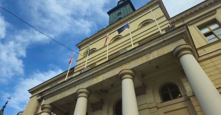 Lublin zdjął ukraińską flagę z balkonu Ratusza. Miasto: decyzja związana z postawą Zełenskiego
