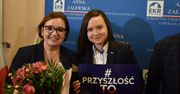 Krytykowała opozycję, wychwalała PiS. Ma 18 lat, dostała posadę w urzędzie